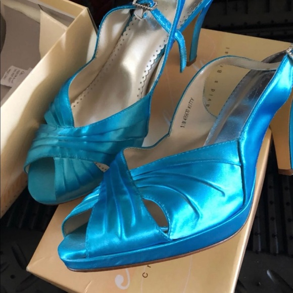 Turquoise Heels - Picture 2 of 4